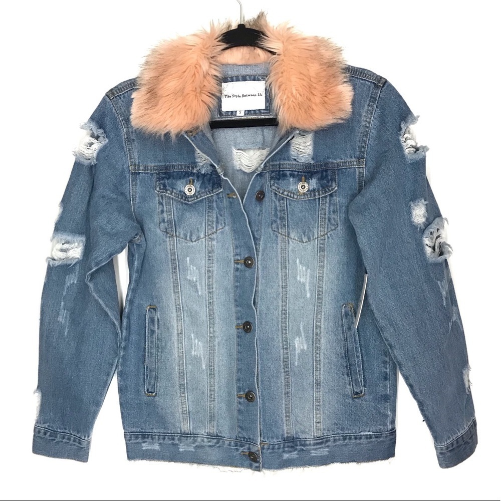 Distressed Jean Jacket Faux Fur Collar Button Front Salvage Raw‎ Hem